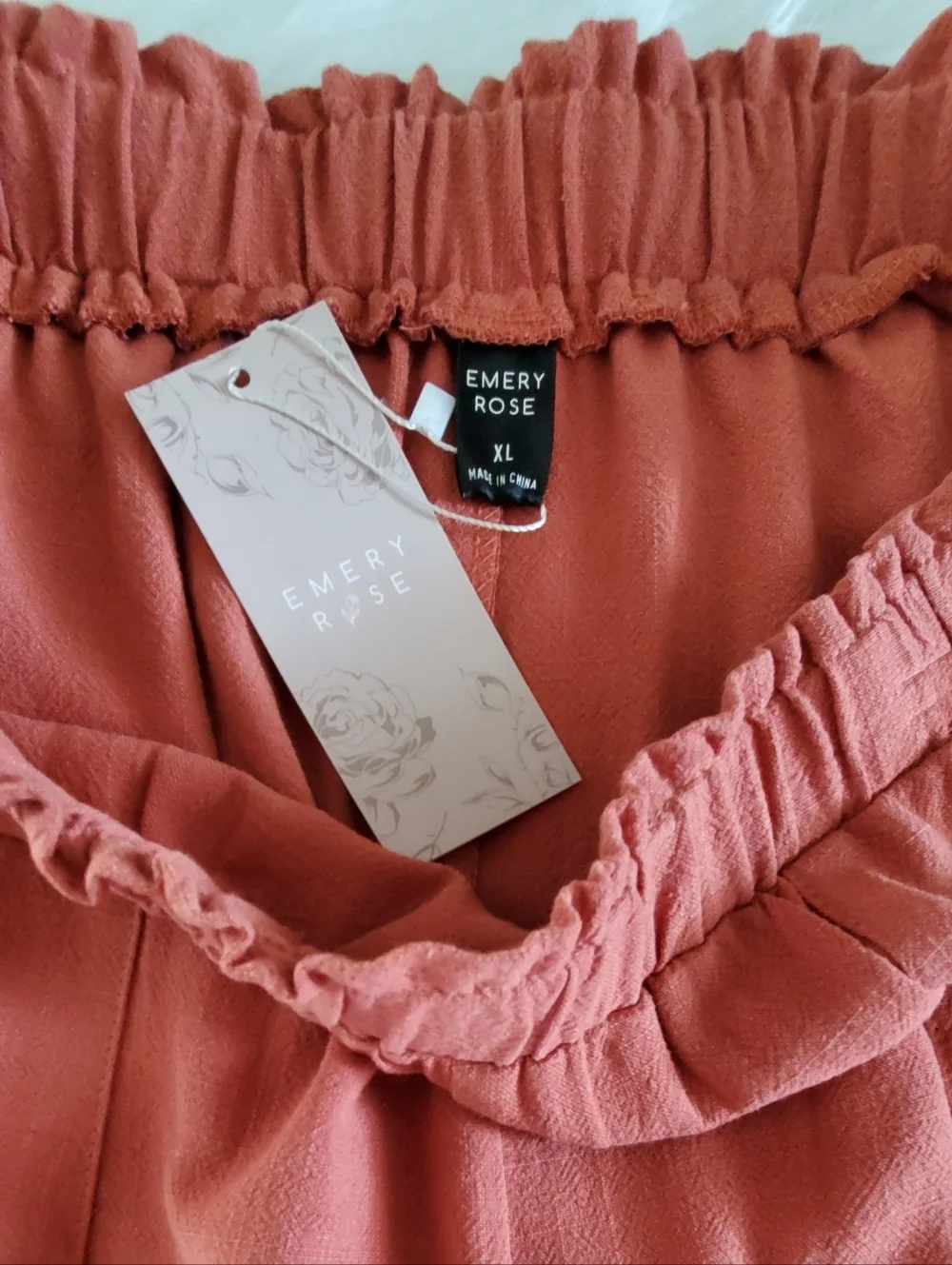 Emery Rose Terracotta Linen Shorts Paperbag Waist Pockets 4" Inseam Size XL NWT - Picture 2 of 7